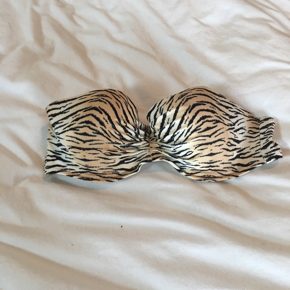 Victoria’s Secret strapless bikini top